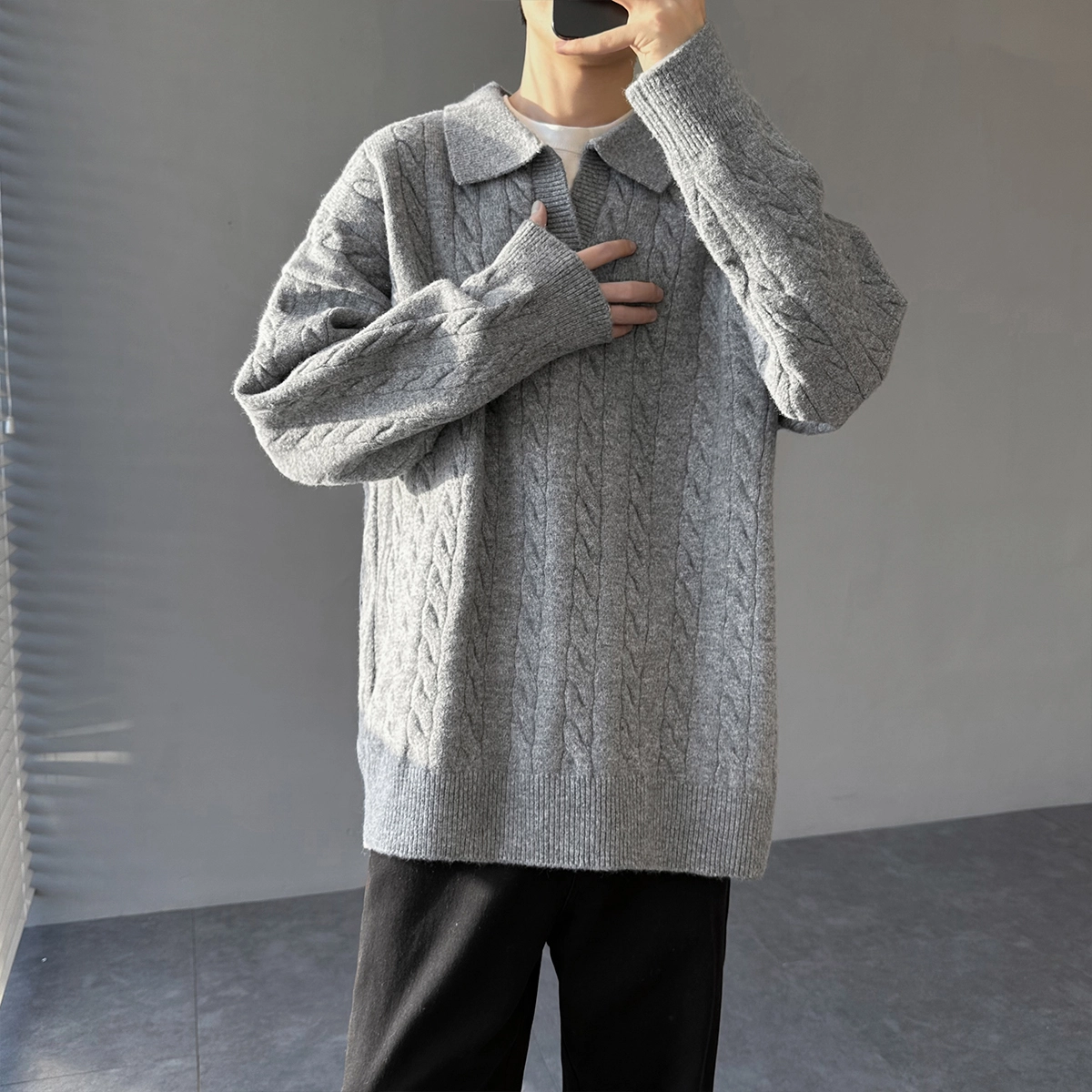 Fakeyoung chiclogo