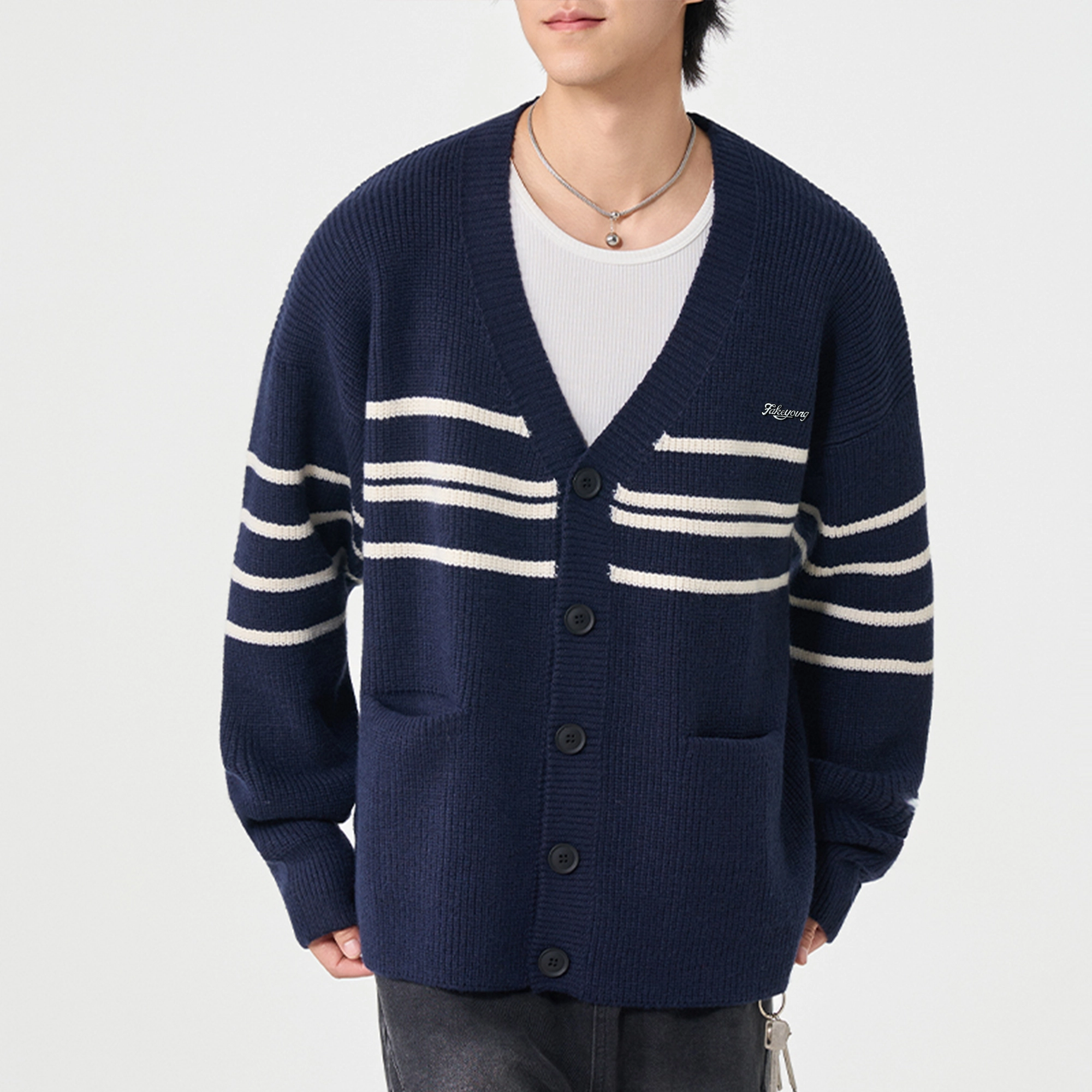 Fakeyoung Vlogo
