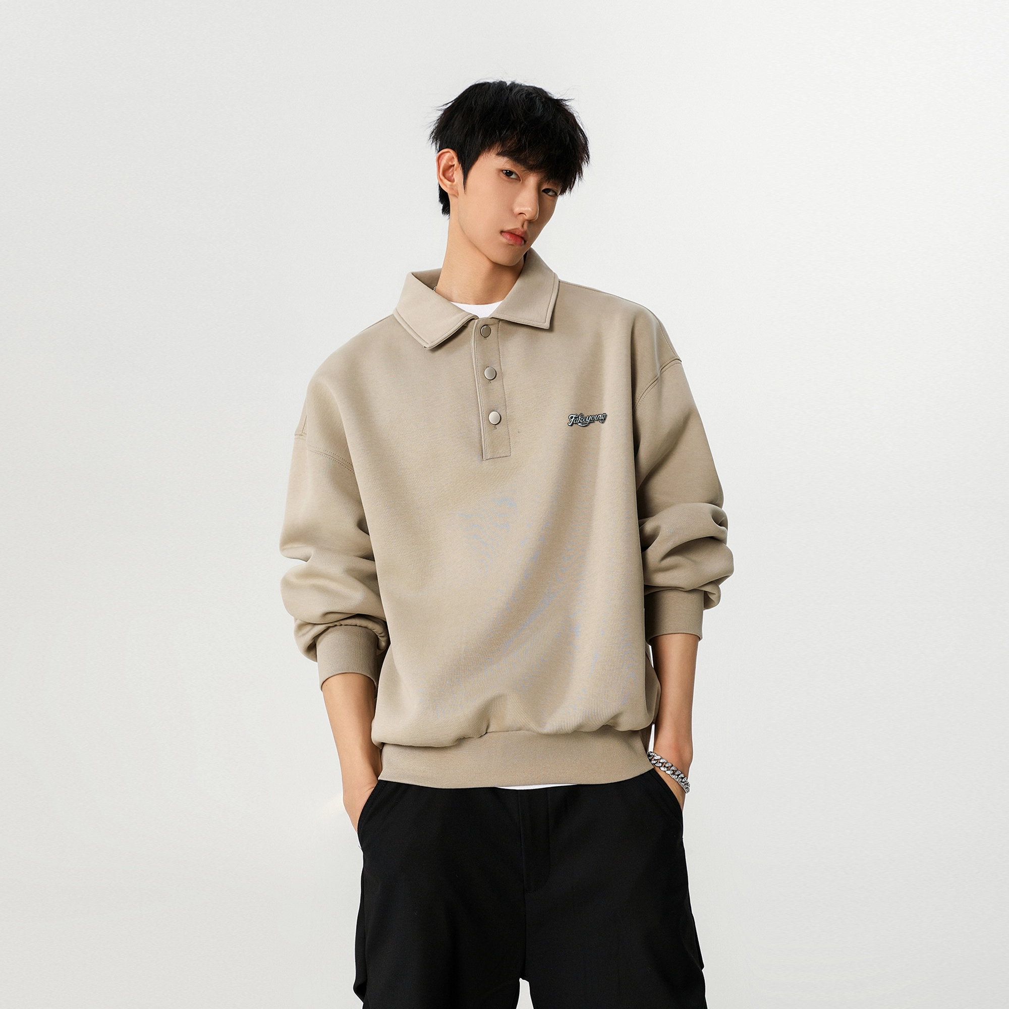 Fakeyoung polologo