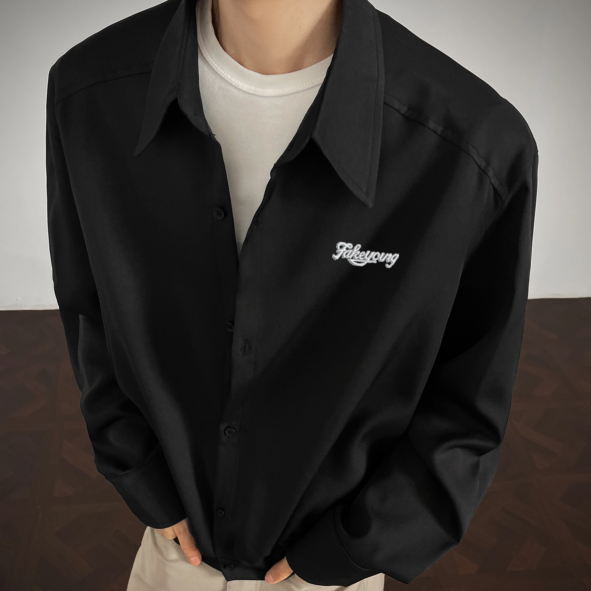 Fakeyoung logo