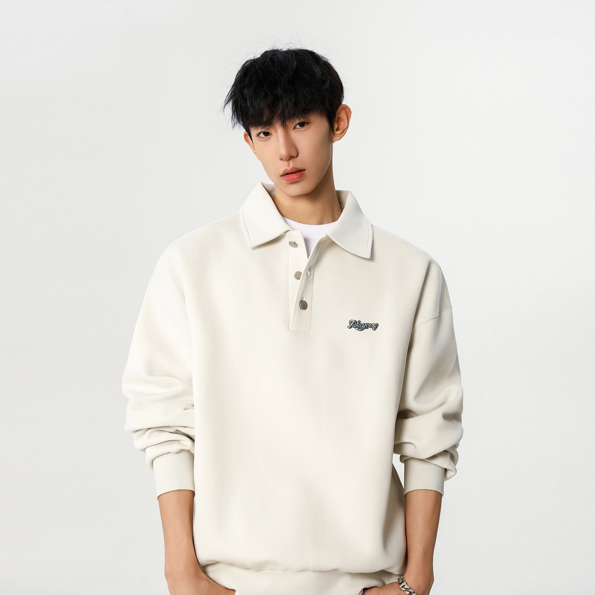 Fakeyoung polologo