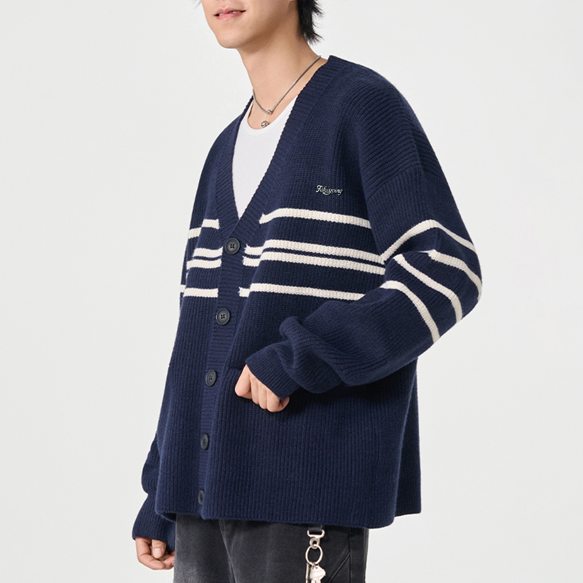 Fakeyoung Vlogo