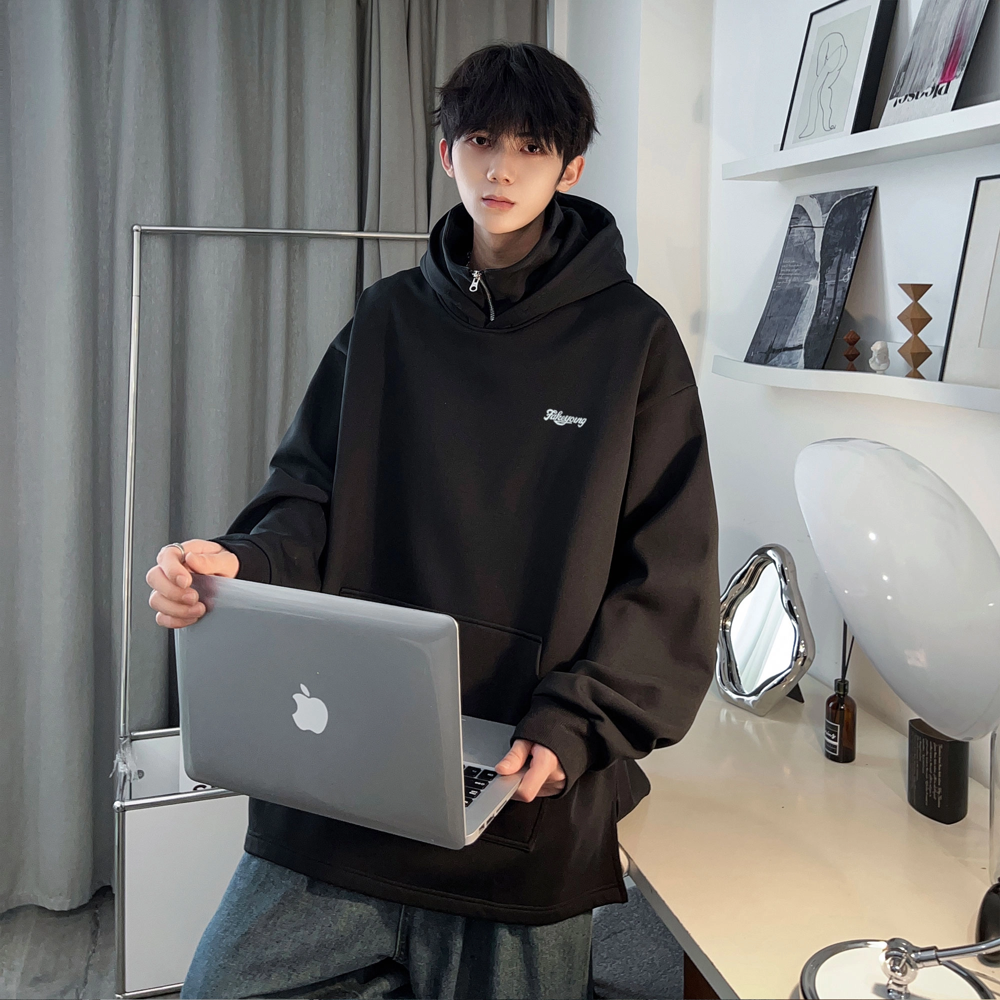Fakeyoung 420oversizelogo
