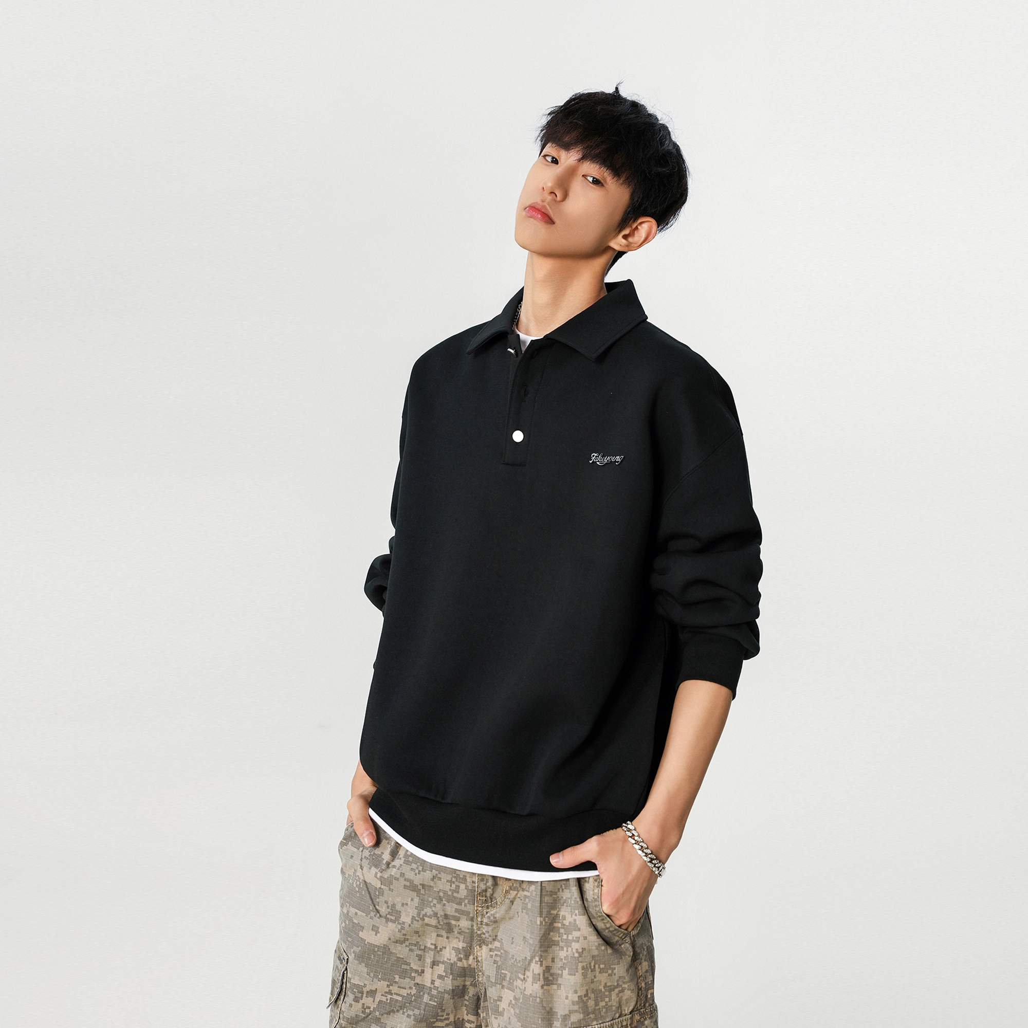 Fakeyoung polologo