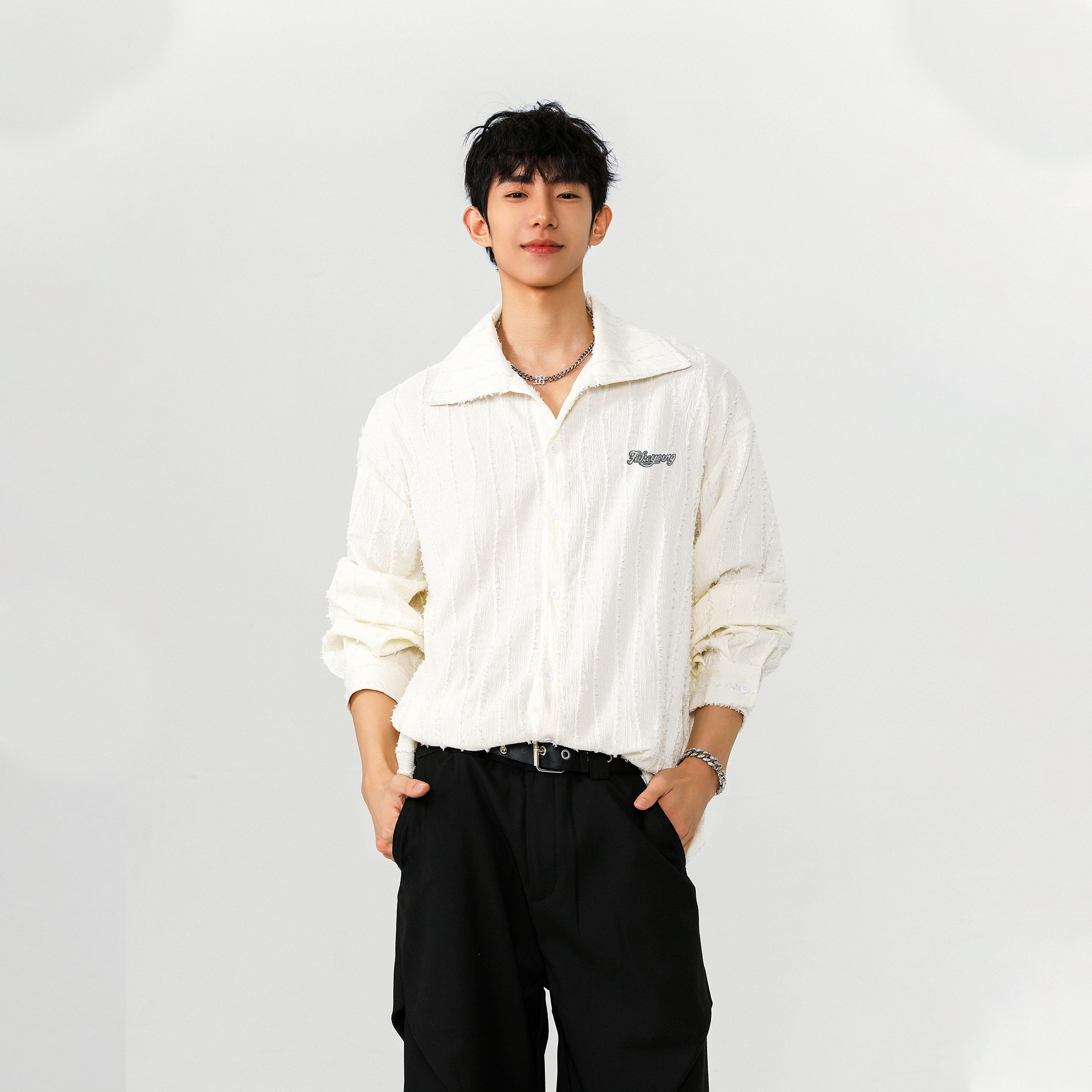 Fakeyoung logo