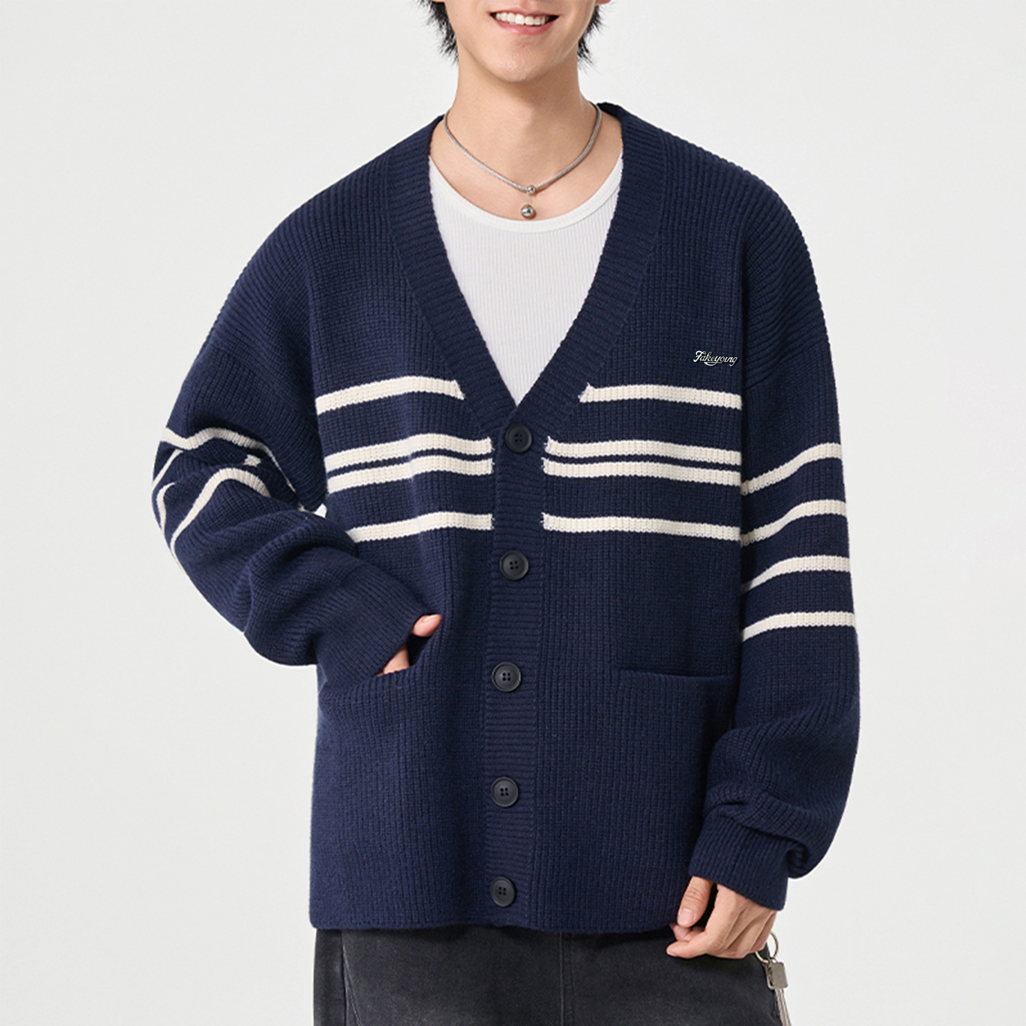 Fakeyoung Vlogo