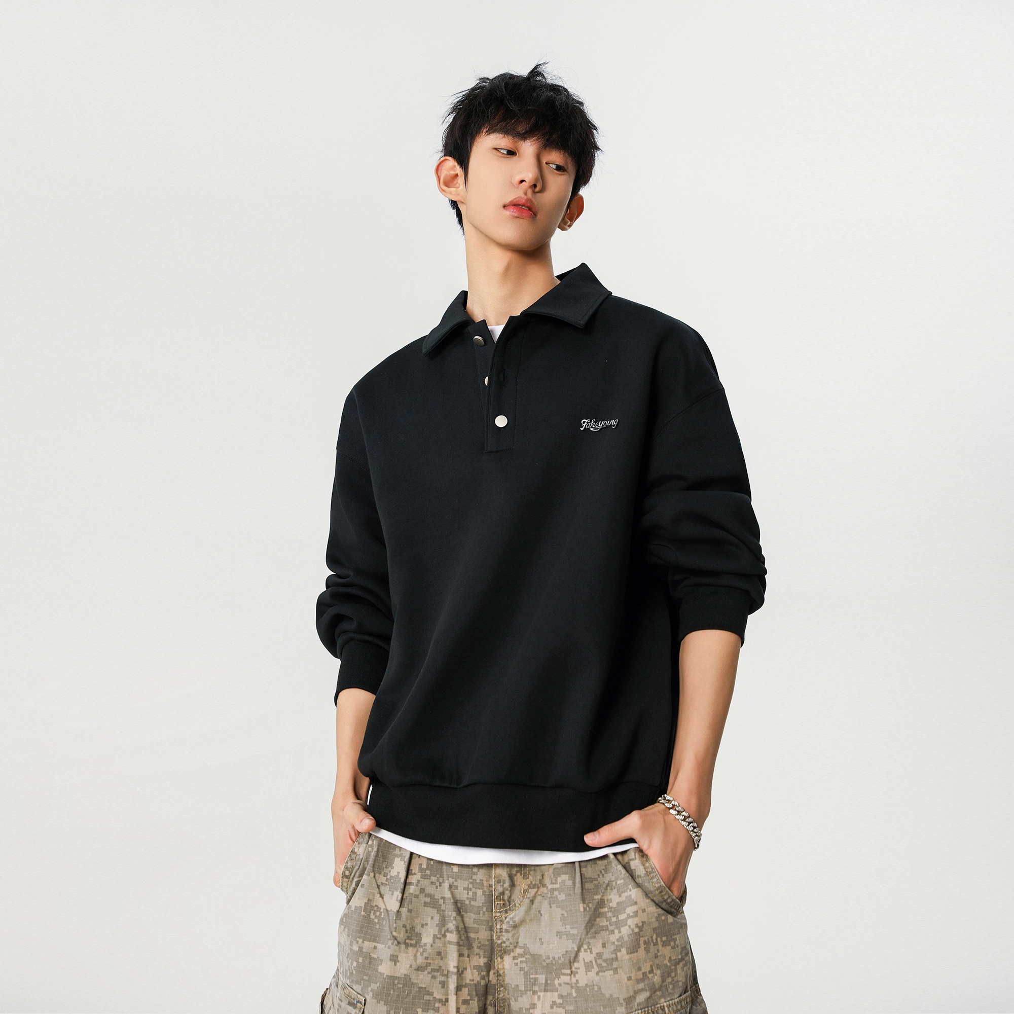 Fakeyoung polologo