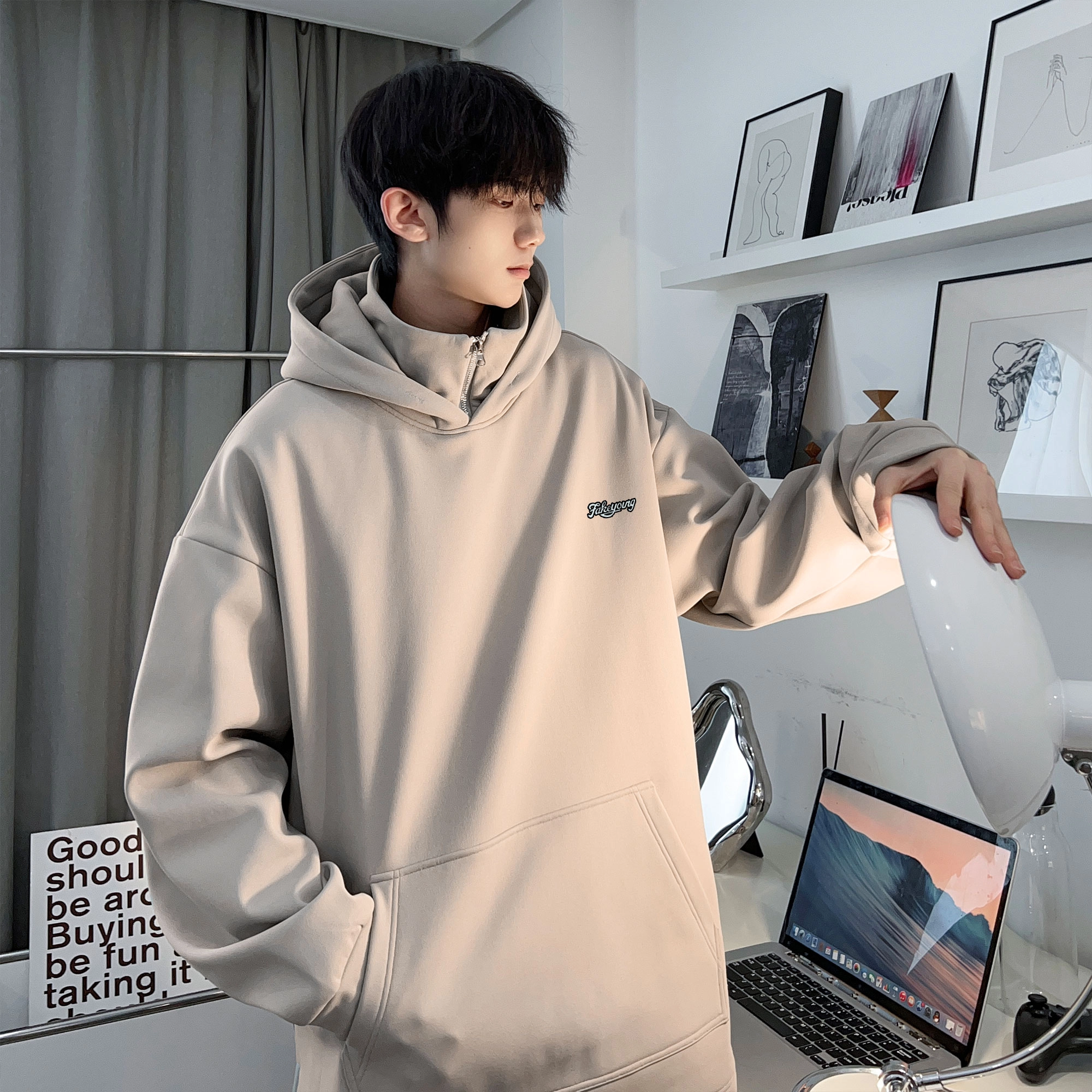 Fakeyoung 420oversizelogo