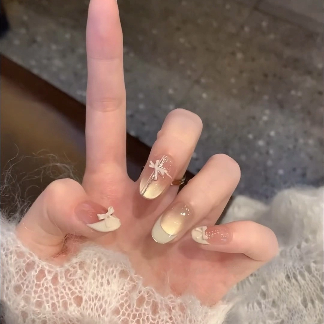 奥兰诺 小香风法式爆款穿戴甲显白气质美甲蝴蝶结猫眼轻奢高级感蝴蝶结  杏仁浅色裸色 可爱