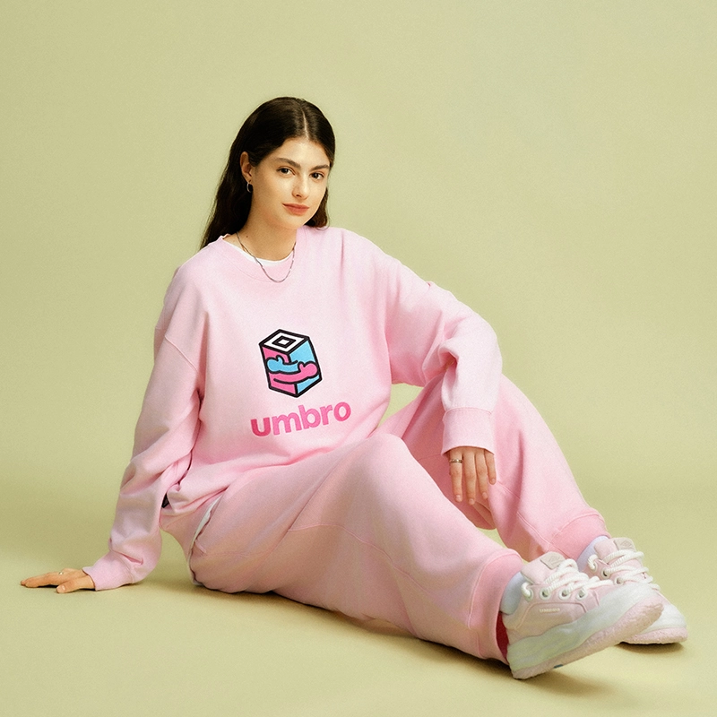 umbro X MORE HUGS