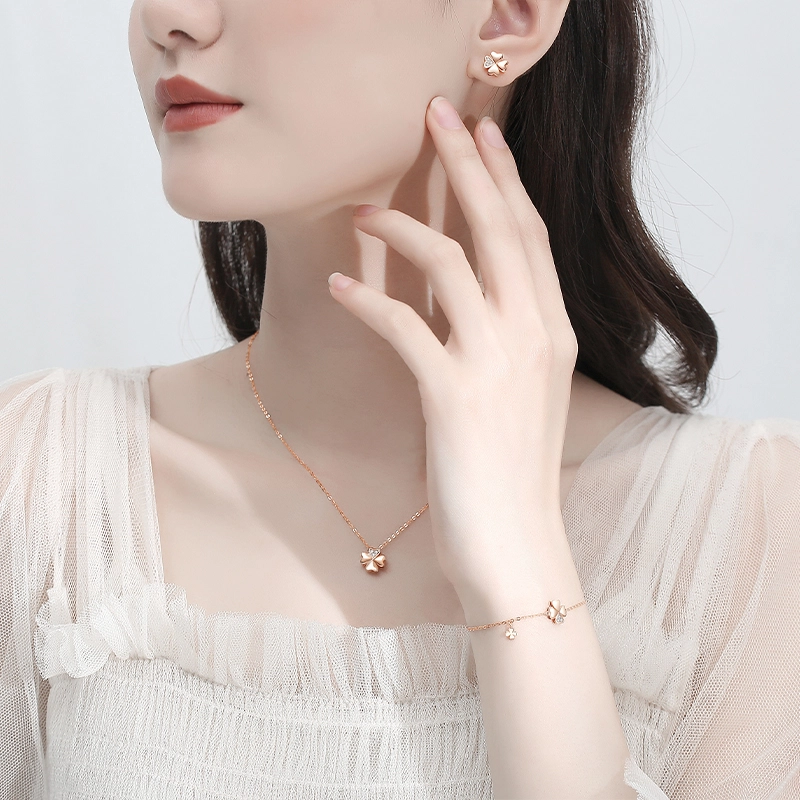 HOLLY RYAN 18k