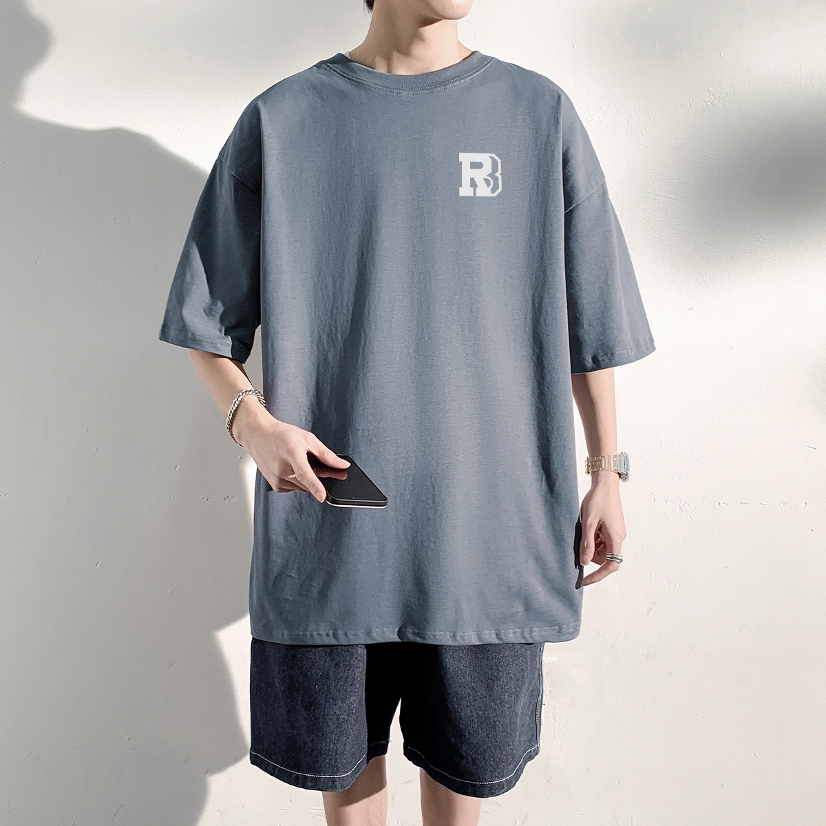 Logo T