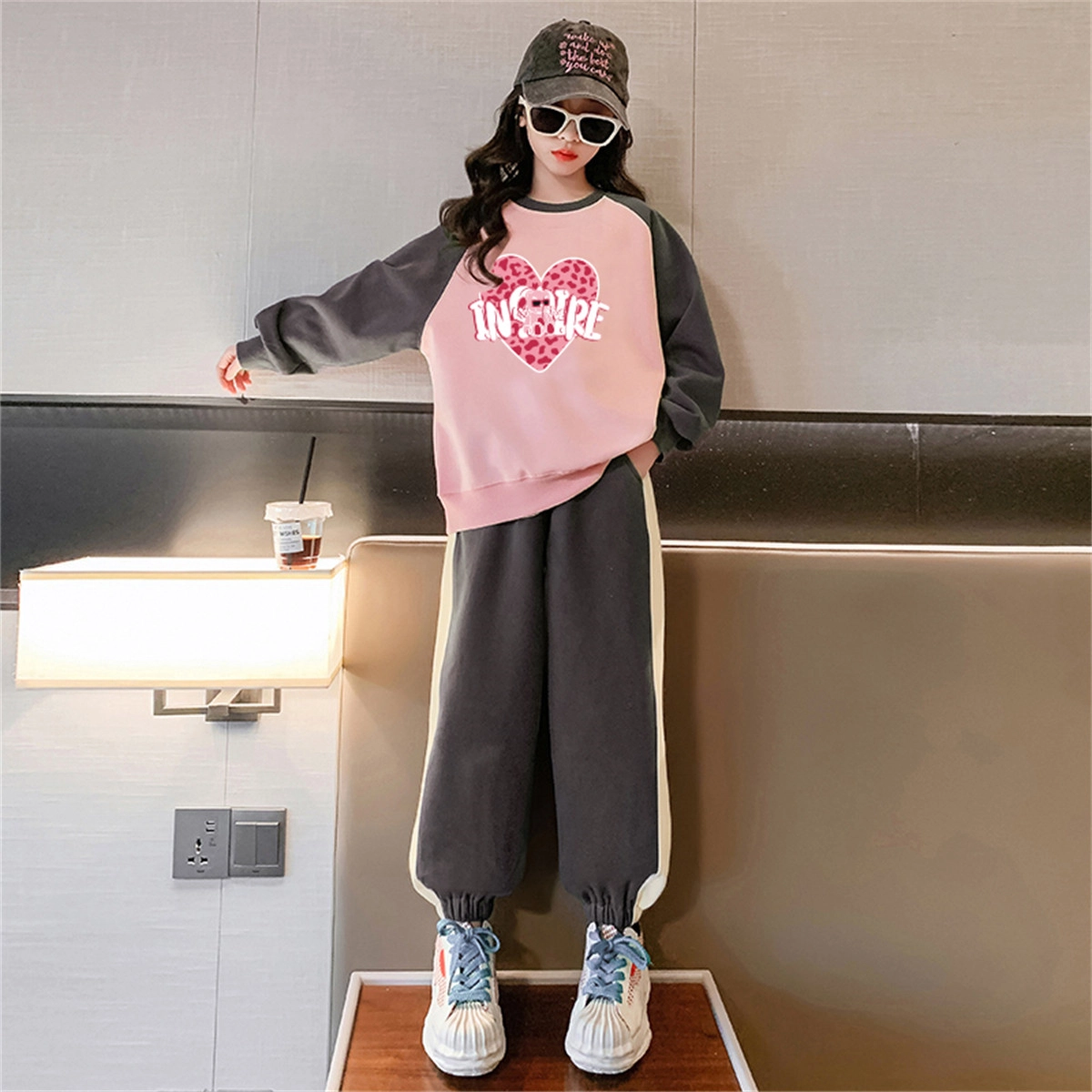 唐狮童装 圆领套头插肩上衣长裤休闲运动套装 儿童款