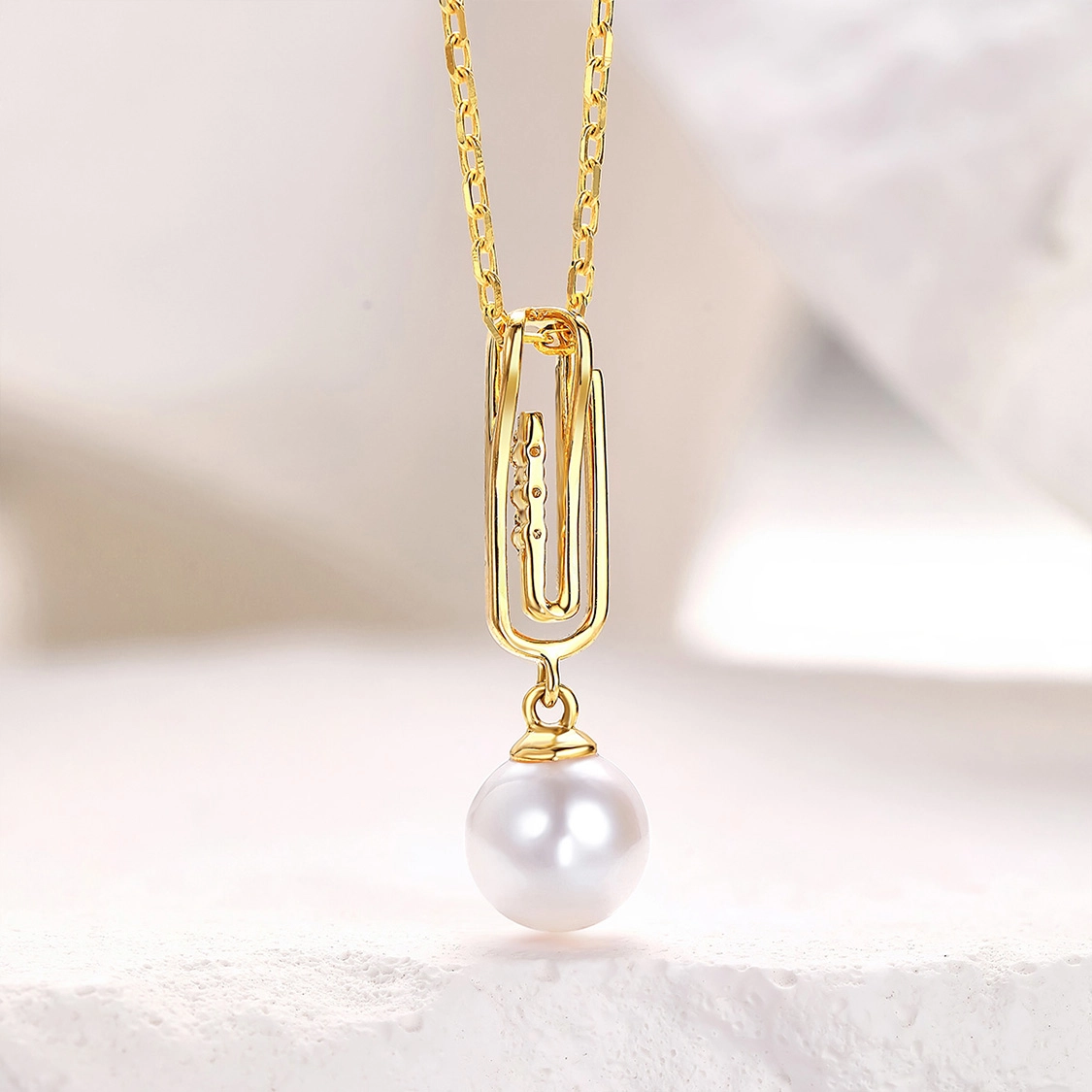 ILCO. Akoya 18K