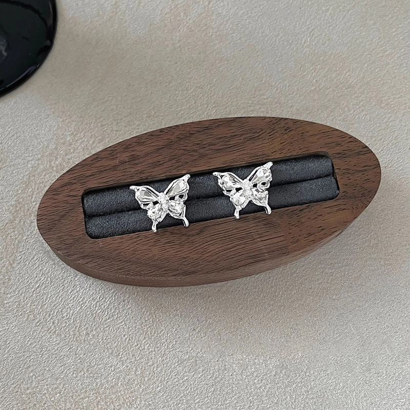 AWD