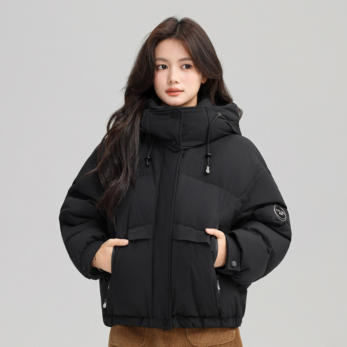 鸭鸭 冬季 时尚百搭小个子短款连帽面包复古潮流加厚羽绒服 女款
