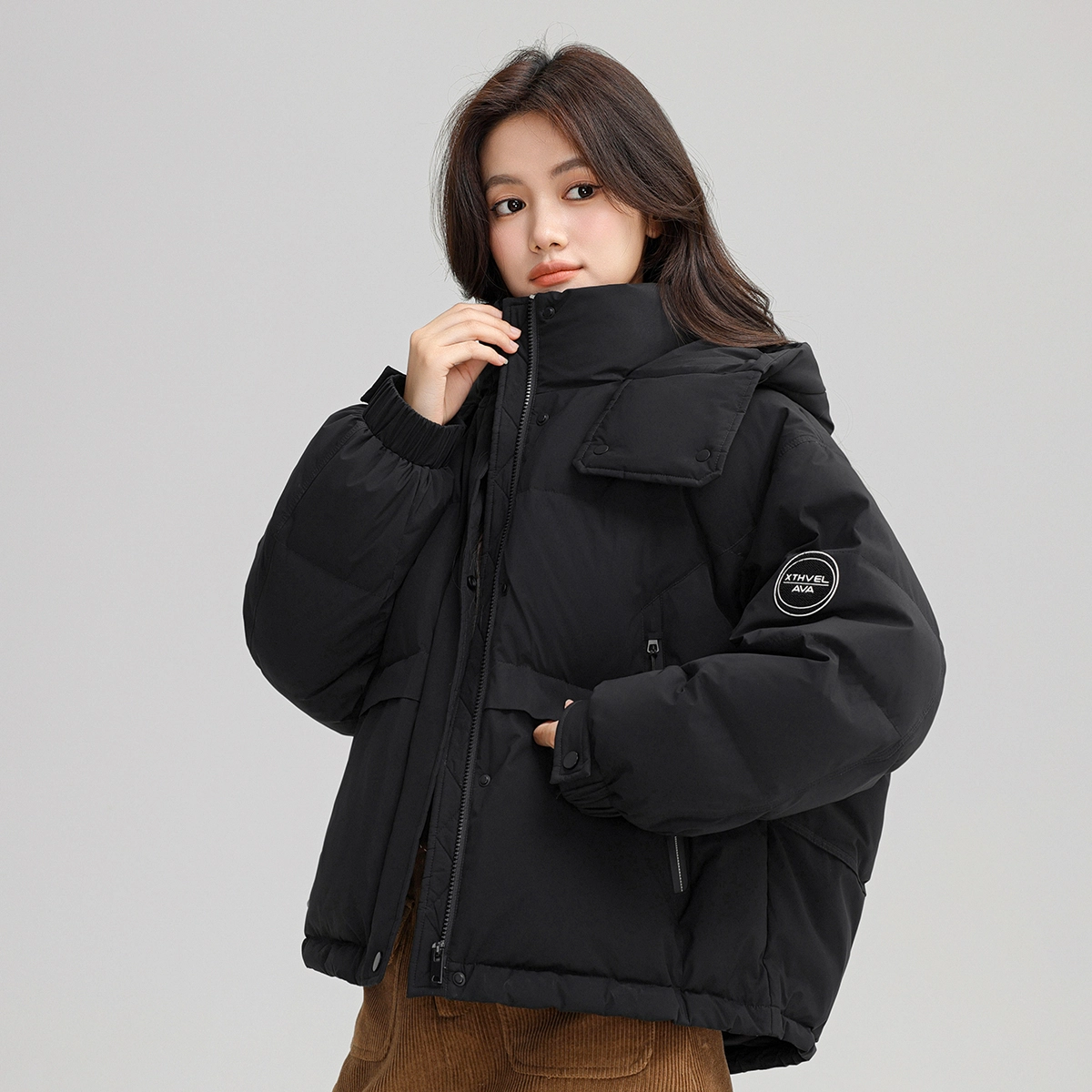 鸭鸭 冬季 时尚百搭小个子短款连帽面包复古潮流加厚羽绒服 女款