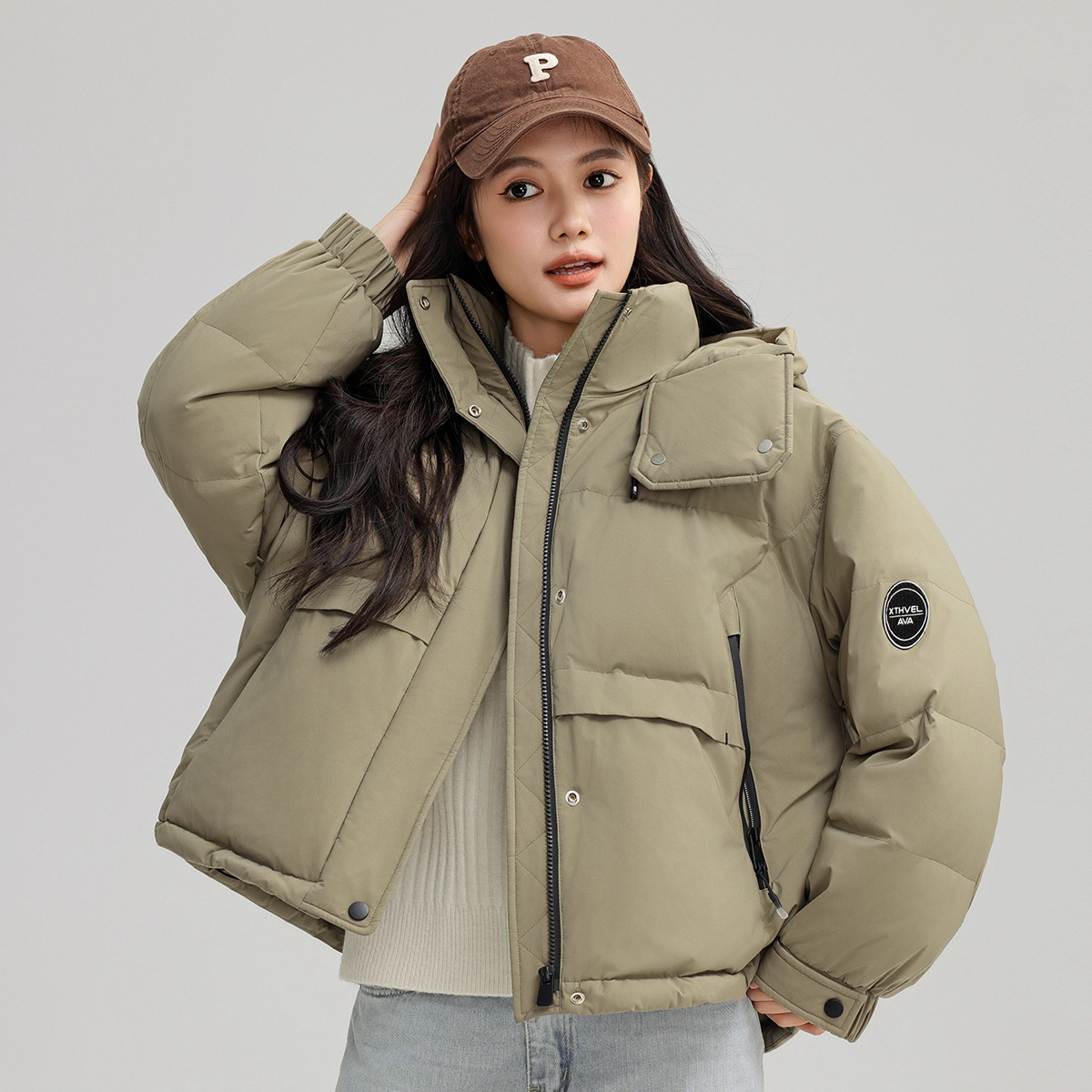 鸭鸭 冬季 时尚百搭小个子短款连帽面包复古潮流加厚羽绒服 女款