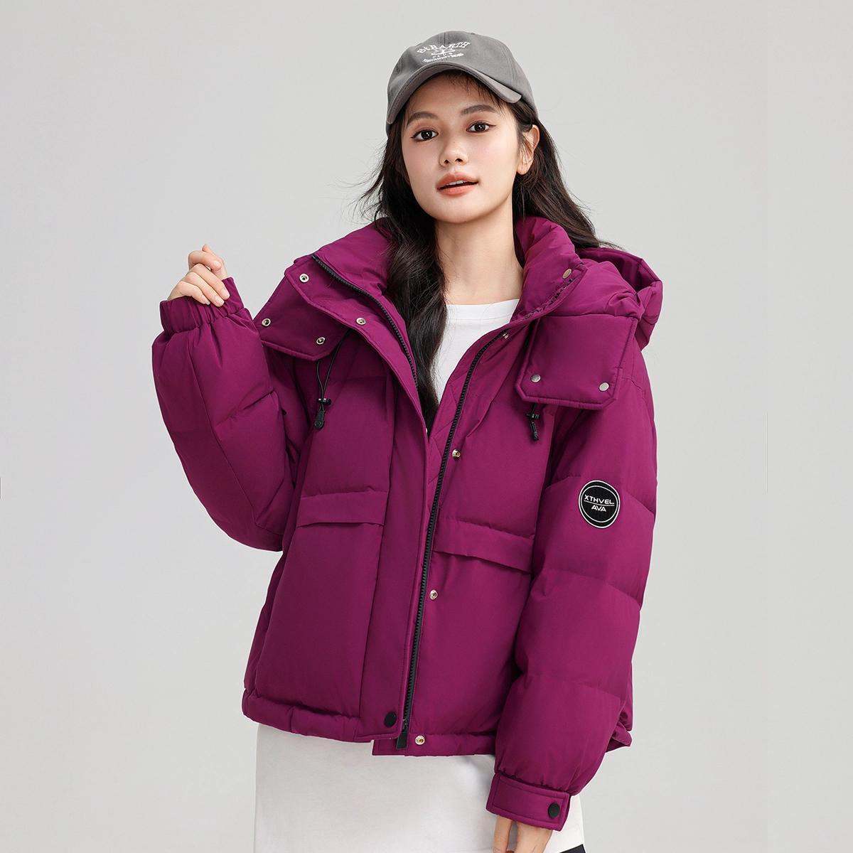 鸭鸭 冬季 时尚百搭小个子短款连帽面包复古潮流加厚羽绒服 女款