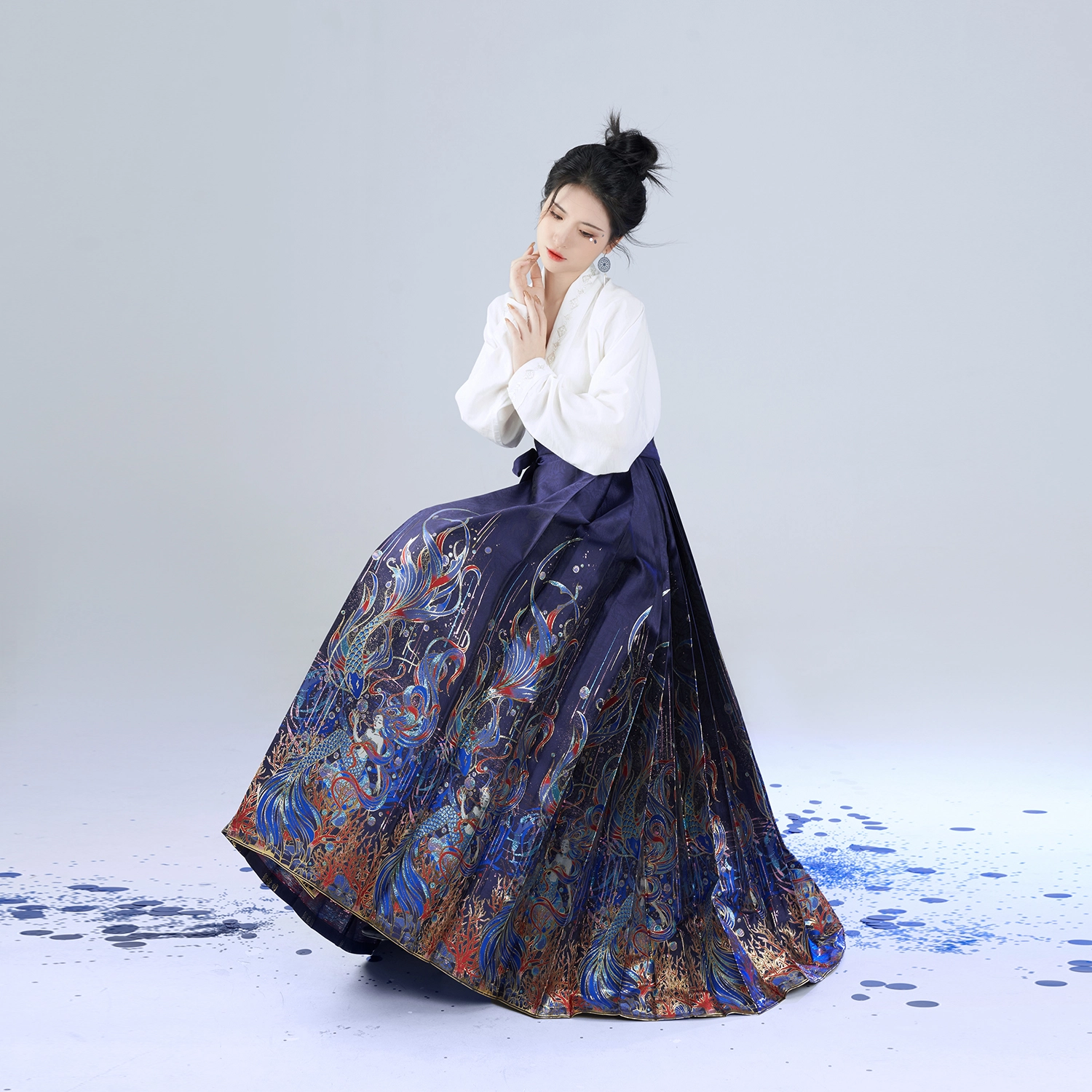 与鲛和颂织造司原创明制马面裙汉服配轻奢高级感暗纹提花短袖上衣