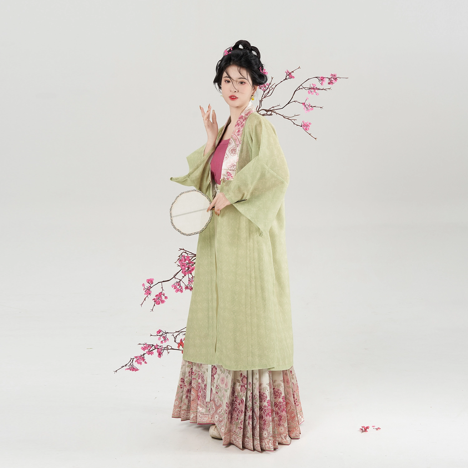 满晴波织造司原创明制汉服合领半壁吊带宋抹织金马面裙套装女夏季