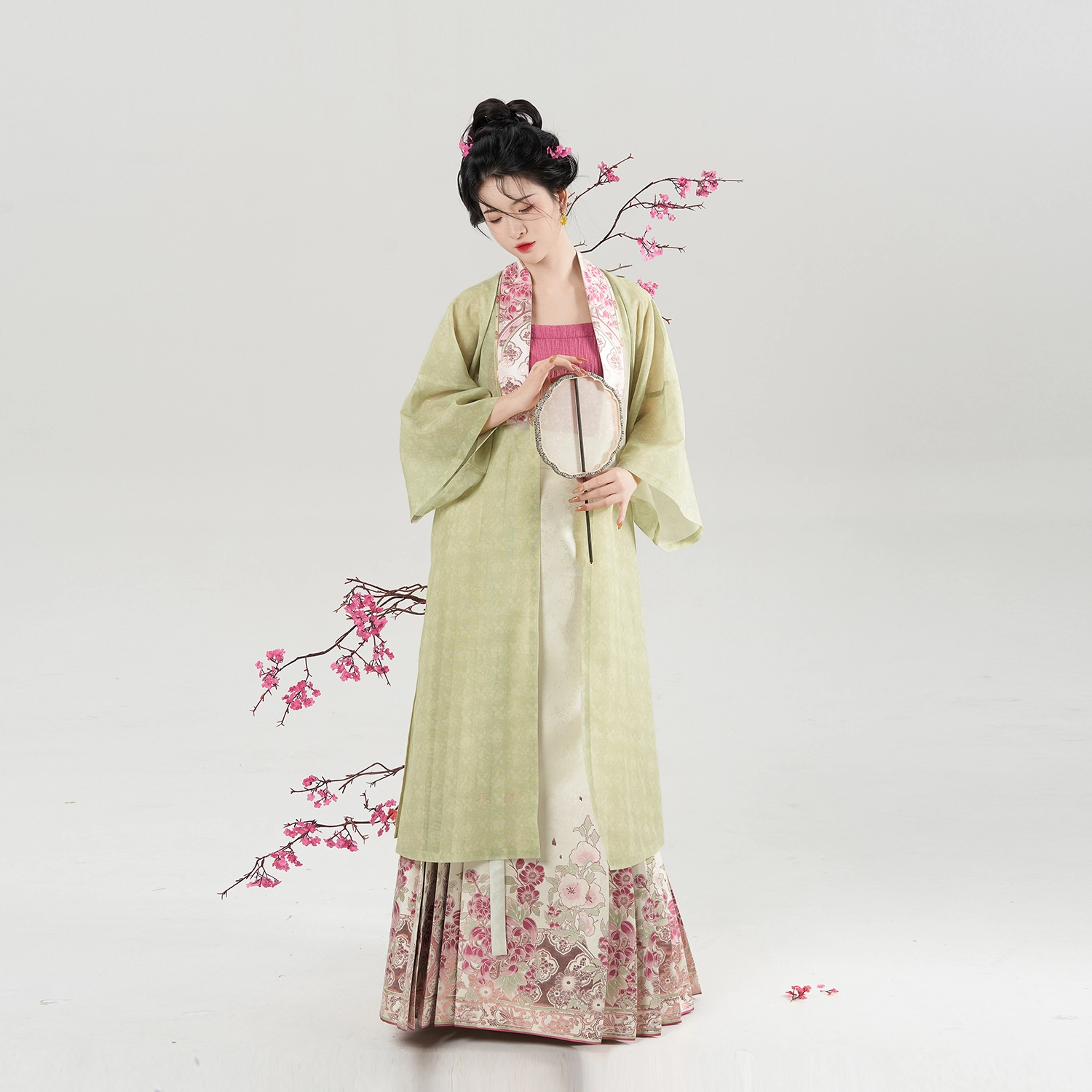 满晴波织造司原创明制汉服合领半壁吊带宋抹织金马面裙套装女夏季