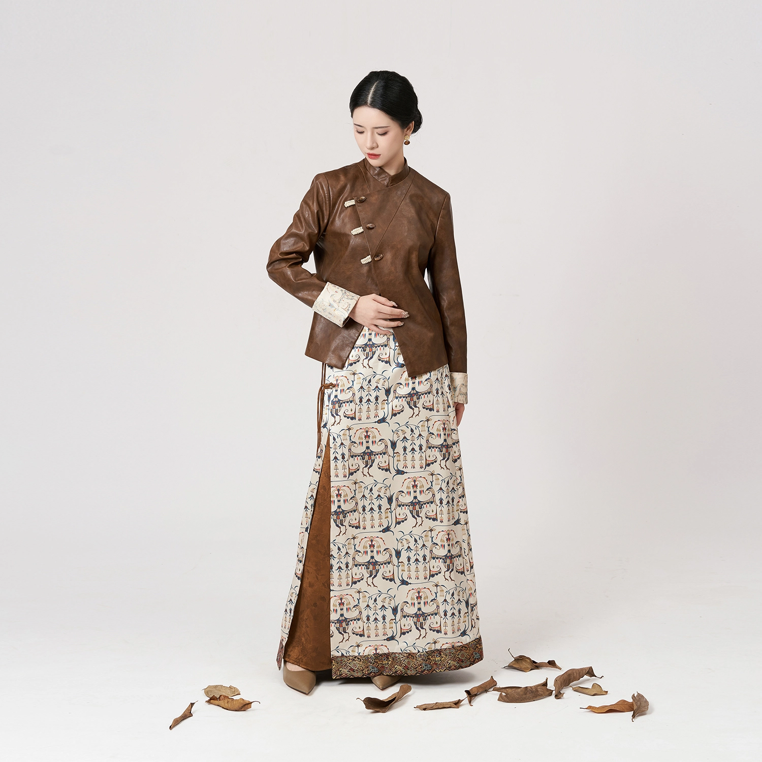 织造司 新中式正肩仿皮外套汉服 女款