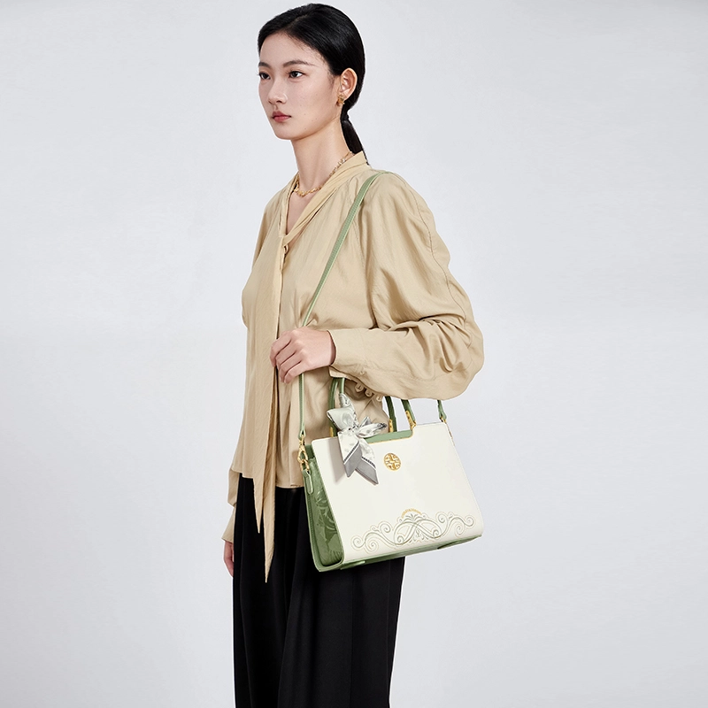 CNOLES Tote