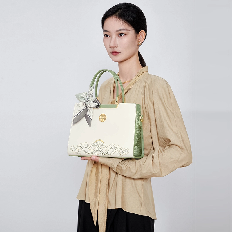 CNOLES Tote