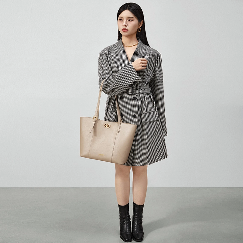 CNOLES Tote