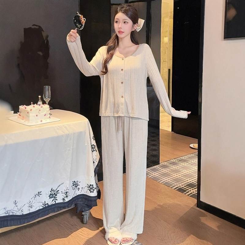 潞优野 轻奢高级感秋冬羊绒棉吊带长袖三件套带胸垫显瘦外穿家居服春秋睡衣套装 女款