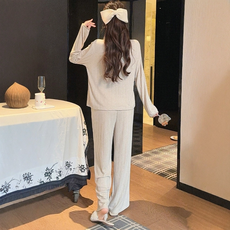 潞优野 轻奢高级感秋冬羊绒棉吊带长袖三件套带胸垫显瘦外穿家居服春秋睡衣套装 女款