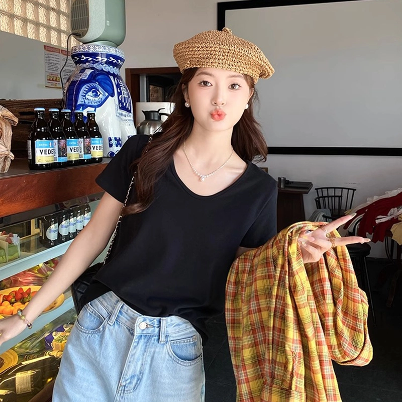 MUCCHIC V T