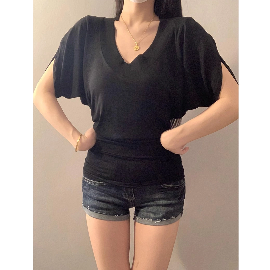 MUCCHIC V T