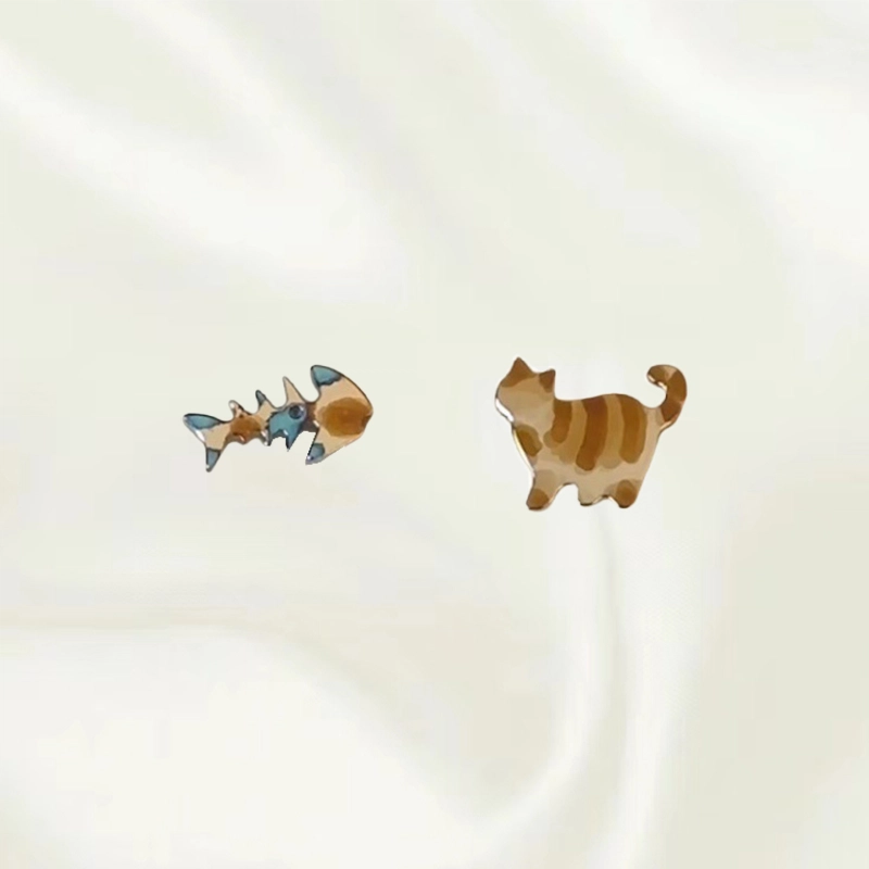 华髻 成为你的小猫 可爱猫咪小鱼 复古不对称小众设计高级感 合金 耳钉 女款