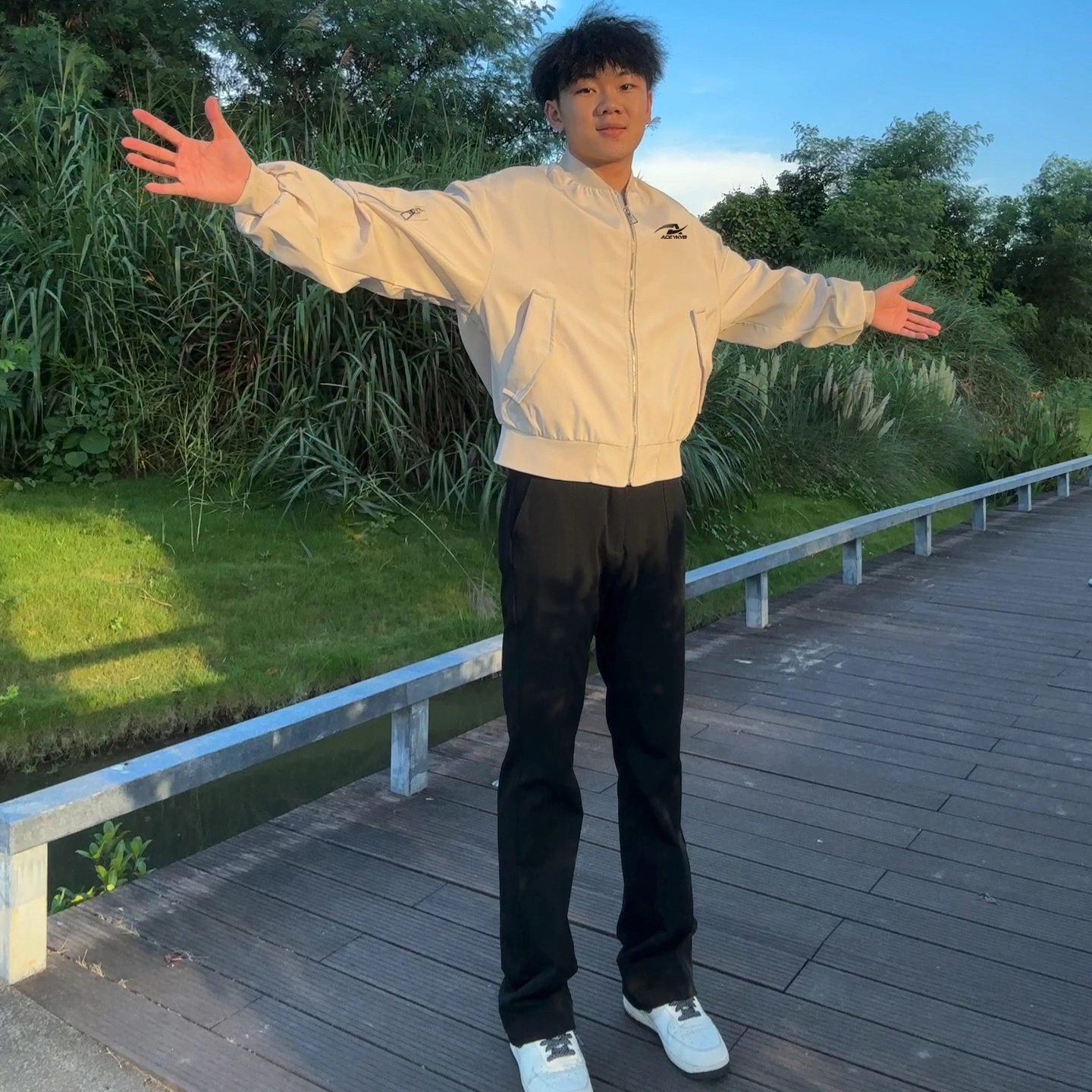 YKYB YKYB x Logo