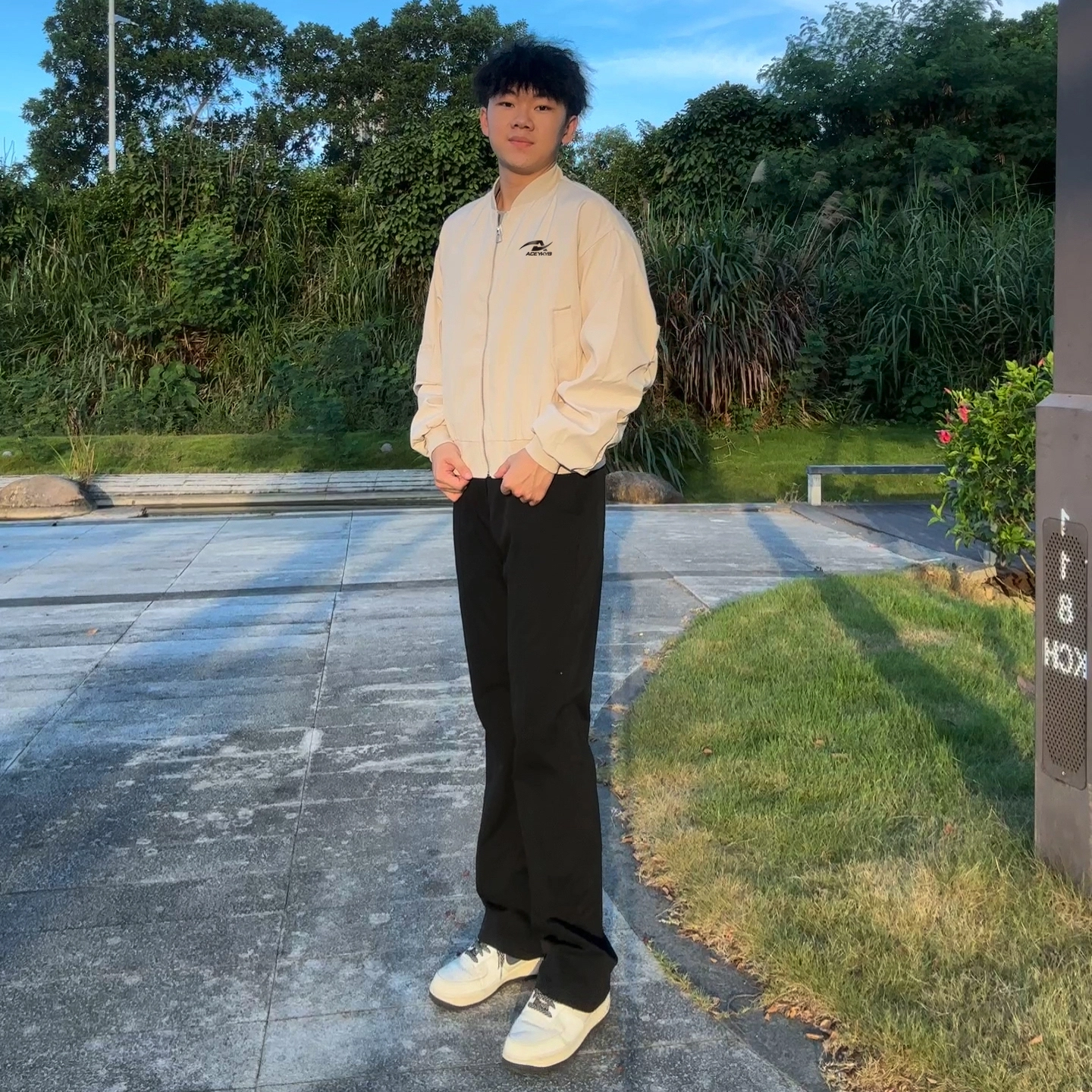 YKYB YKYB x Logo
