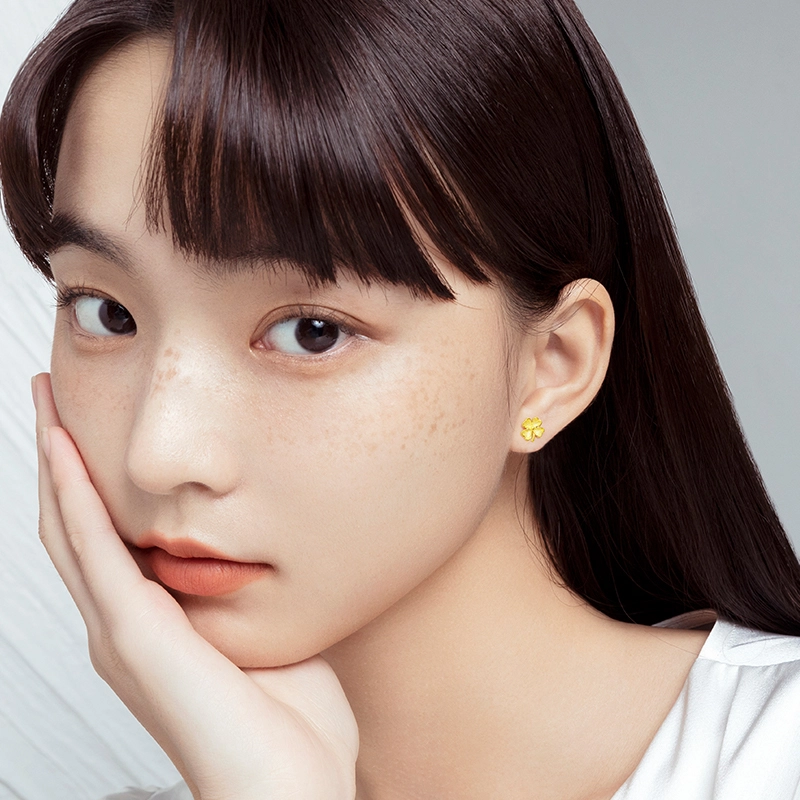 中国黄金 珍·尚银 幸运四叶草 甜美小众轻奢养耳洞 日常百搭 足金 按克计价 黄金耳钉 女款 表白女友闺蜜礼盒