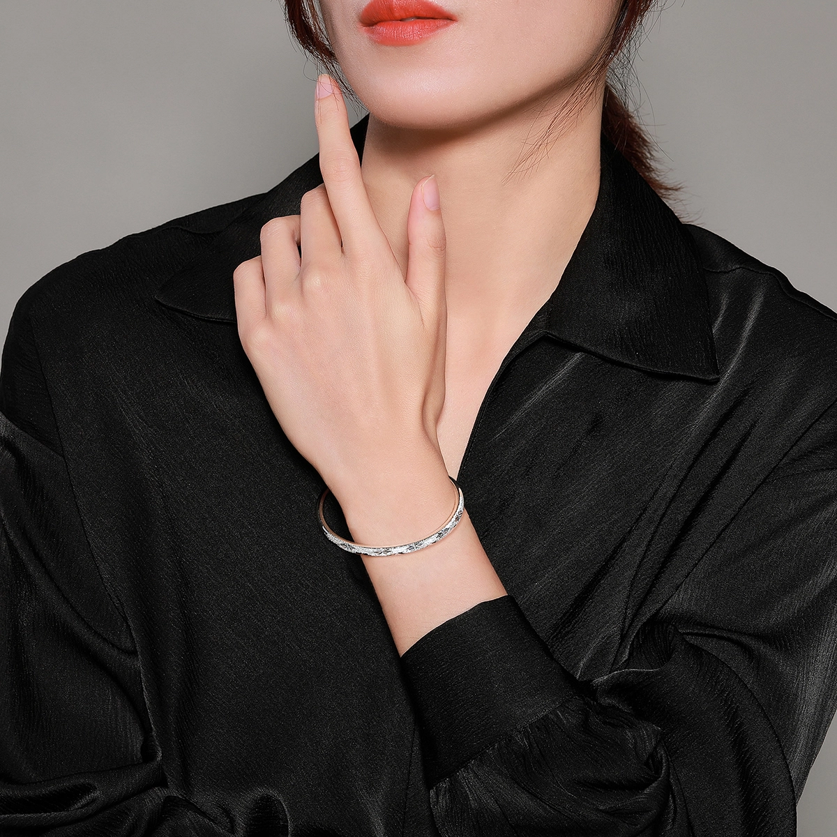 梦金园 满天星系列 繁花似锦银镯 可调节推拉式大气显年轻镯子 足银 手镯 女款