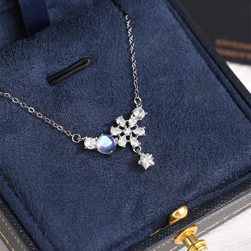 925