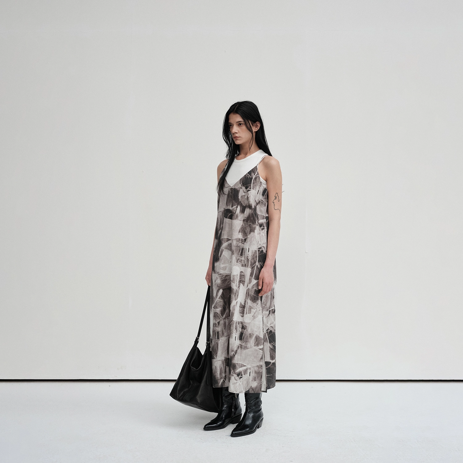 NANS STUDIO DARK GRAY