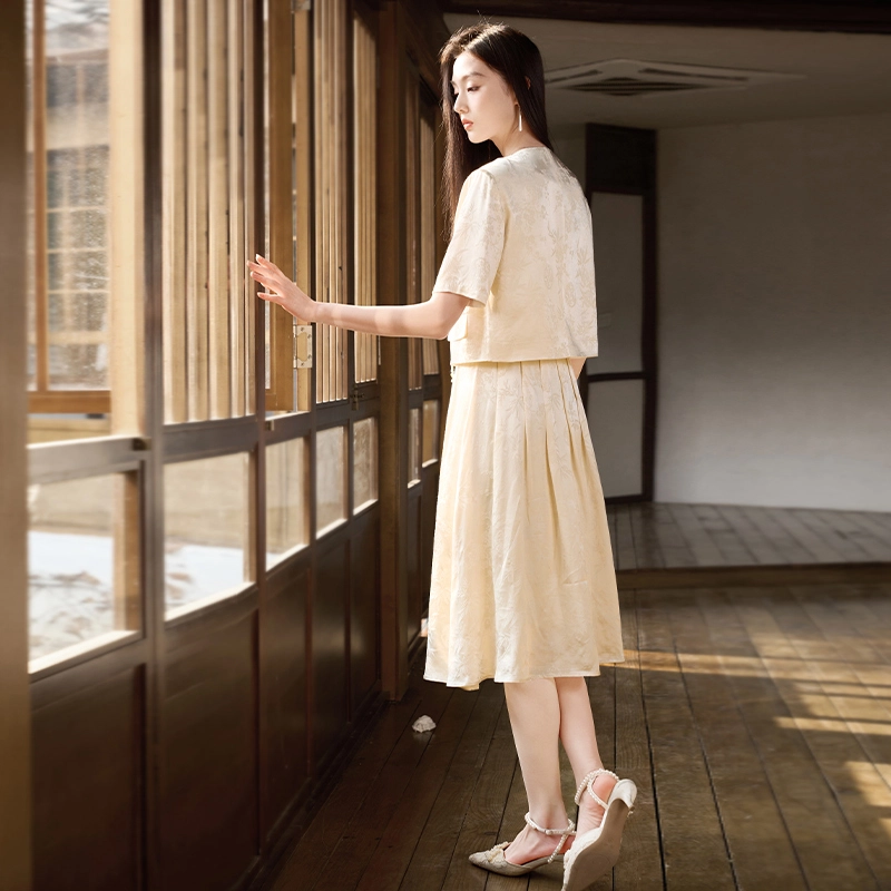 XIANGYING T