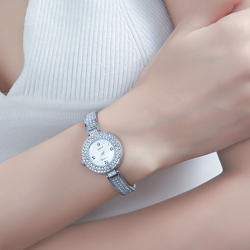 AIVN ins AM5057FQ