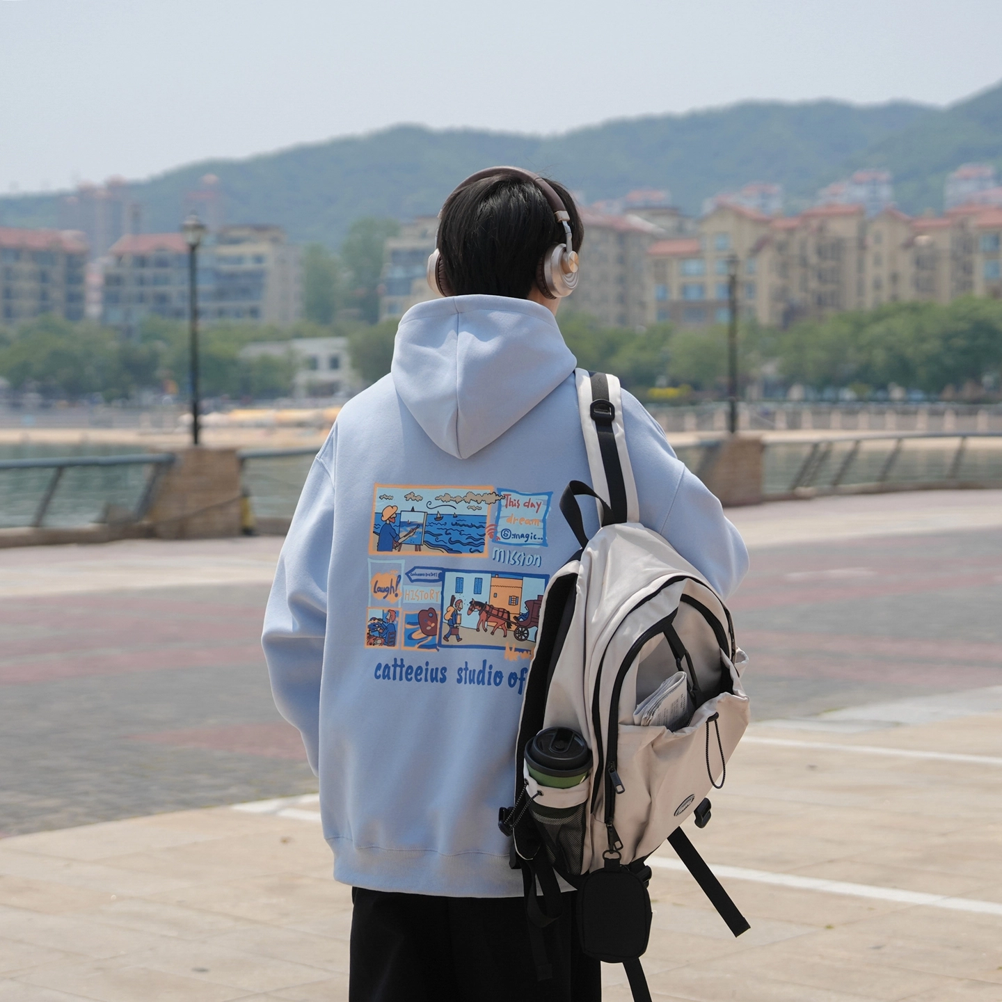 港仔文艺男 背后卡通字母趣味印花日系宽松简约休闲百搭连帽套头卫衣 男女同款