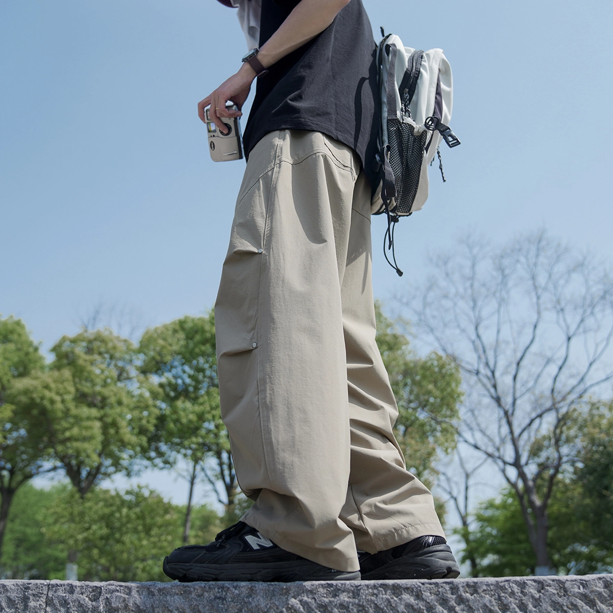 港仔文艺男 拼接解构侧面条纹亮扣设计垂感速干户外运动薄款伞兵裤直筒百搭阔腿休闲裤 男女同款