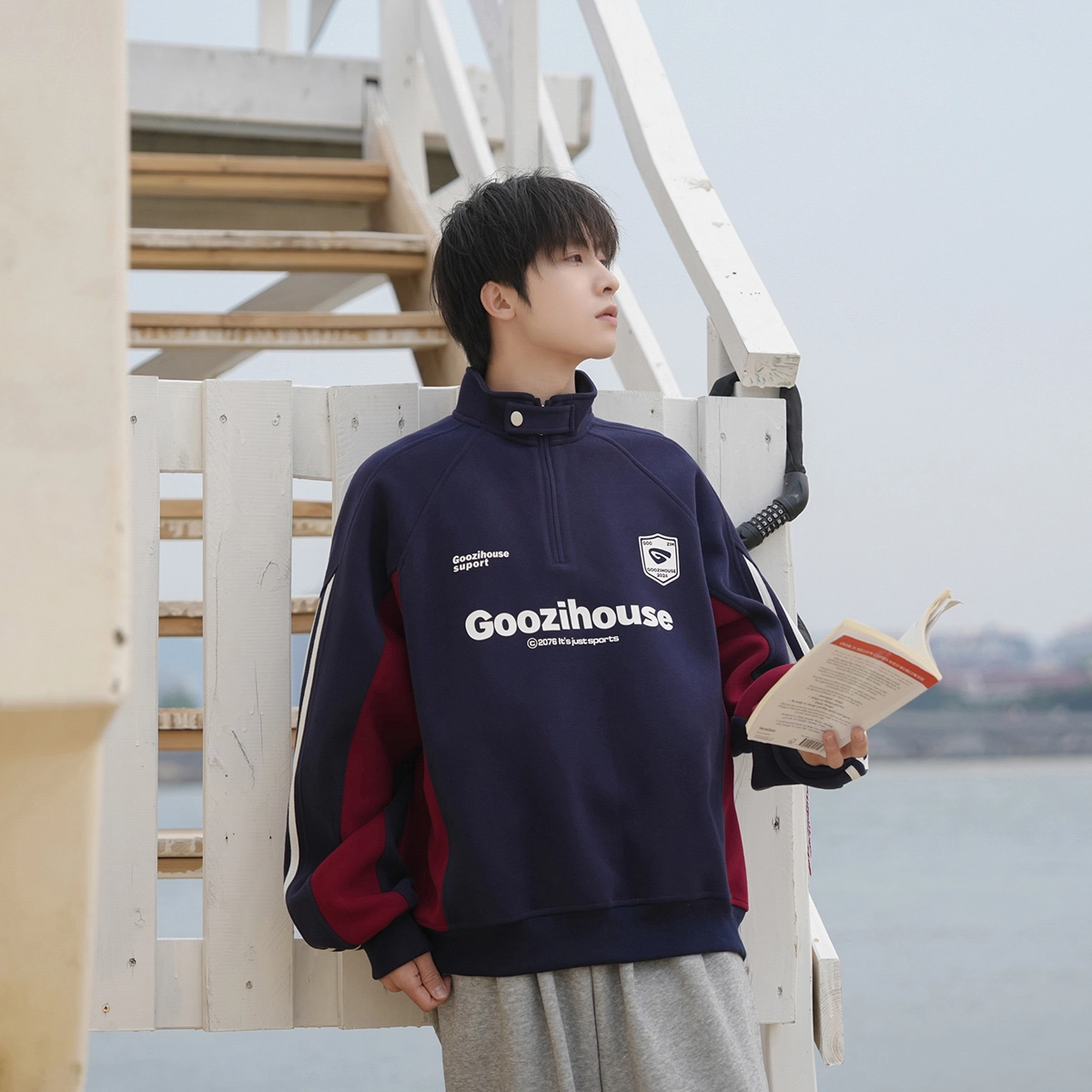 港仔文艺男 半拉链小立扣撞色拼接条纹三条杠立领上衣日系复古字母徽章插肩长袖休闲百搭宽松简约套头卫衣 男女同款