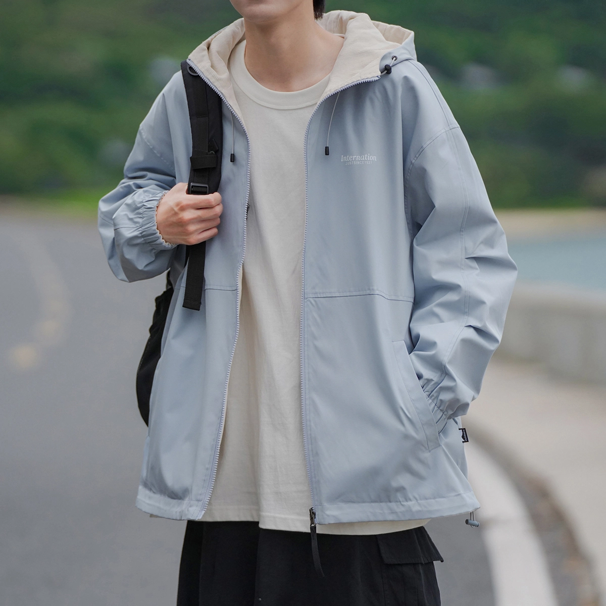 港仔文艺男 撞色拼接拉链口袋徽章小标连帽抽绳设计假两件落肩袖上衣休闲百搭宽松夹克外套 男女同款