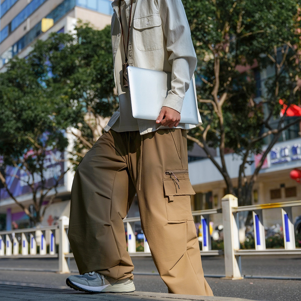 港仔文艺男 褶皱拼接解构拉链口袋可调节裤腿设计感户外运动工装裤日系百搭宽松休闲裤 男女同款