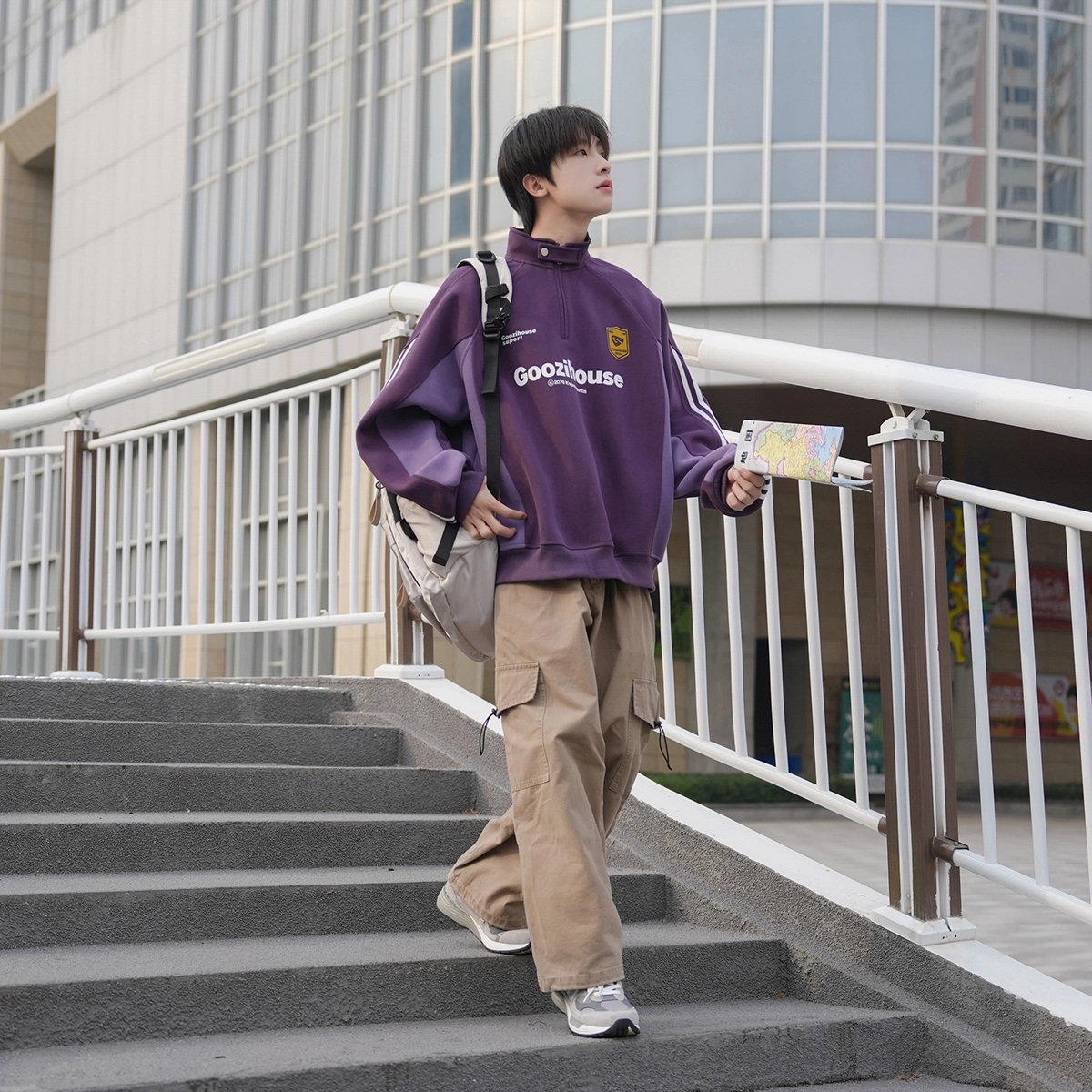 港仔文艺男 半拉链小立扣撞色拼接条纹三条杠立领上衣日系复古字母徽章插肩长袖休闲百搭宽松简约套头卫衣 男女同款