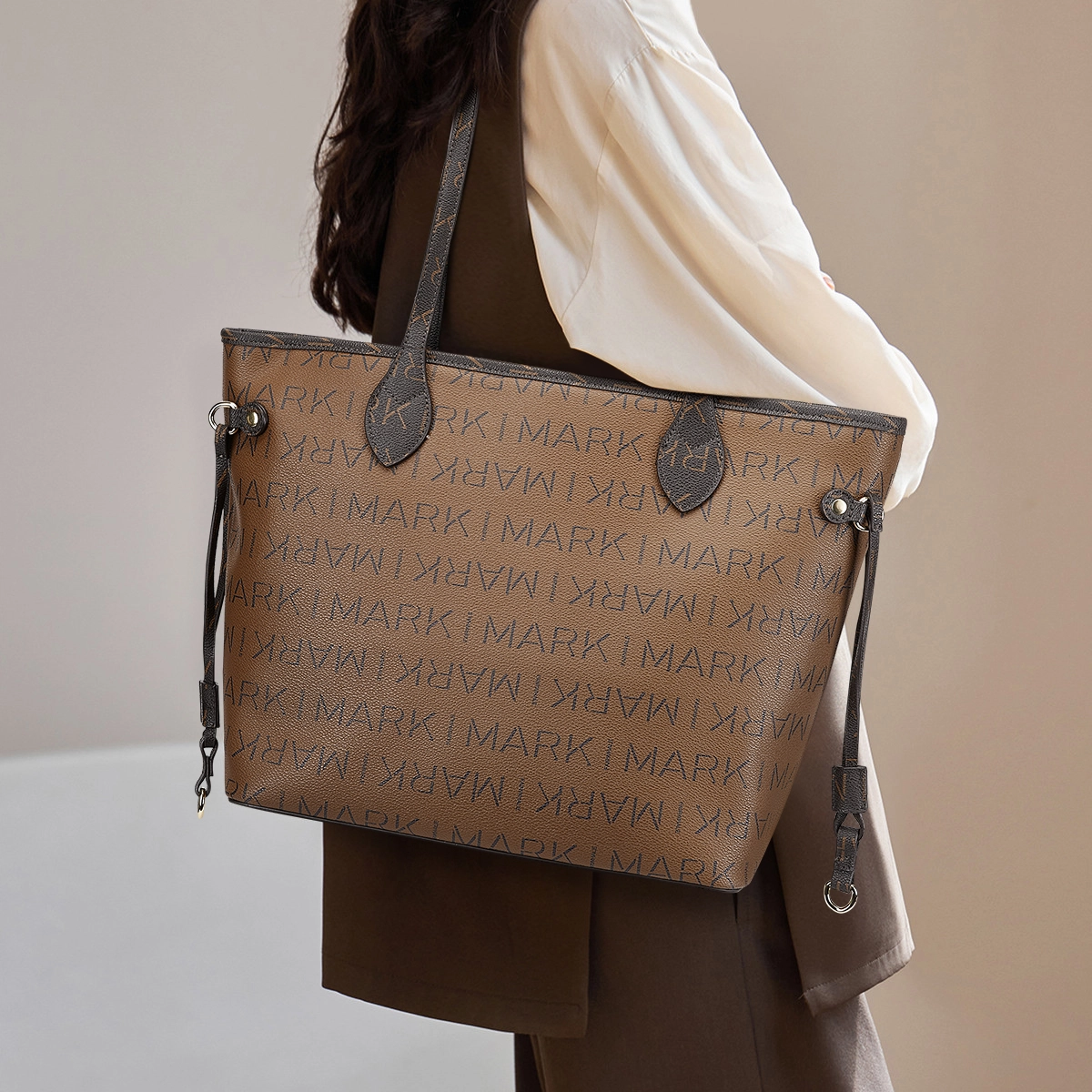 FAIRWHALE PVC Tote